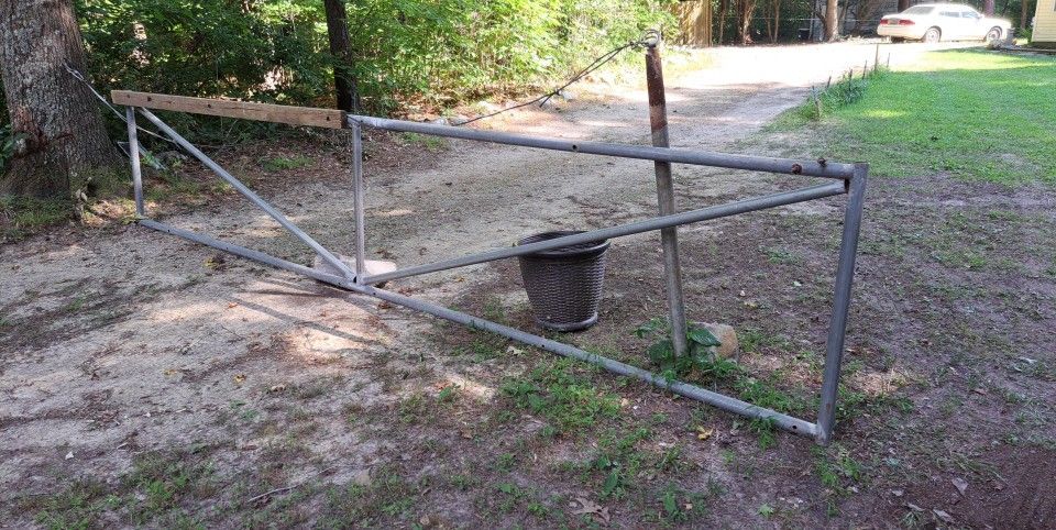 Gate Amd Poles