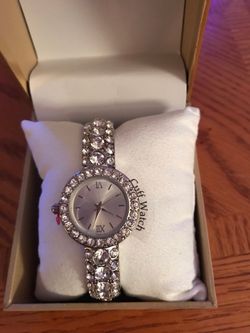 BRAND NEW ** LADIES SILVER SPARKLING RHINESTONE CHARTER CLUB CUFF WRIST WATCH