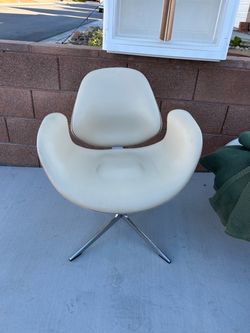 Mid-Century Modern Cream Swan Style Swivel Chair