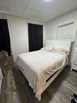 Bedroom set