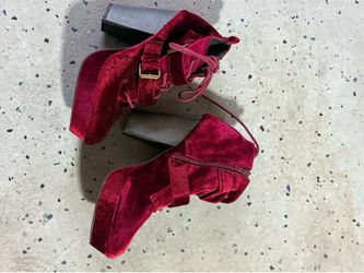 Women’s 9.5 Red Velvet Dress Shoes