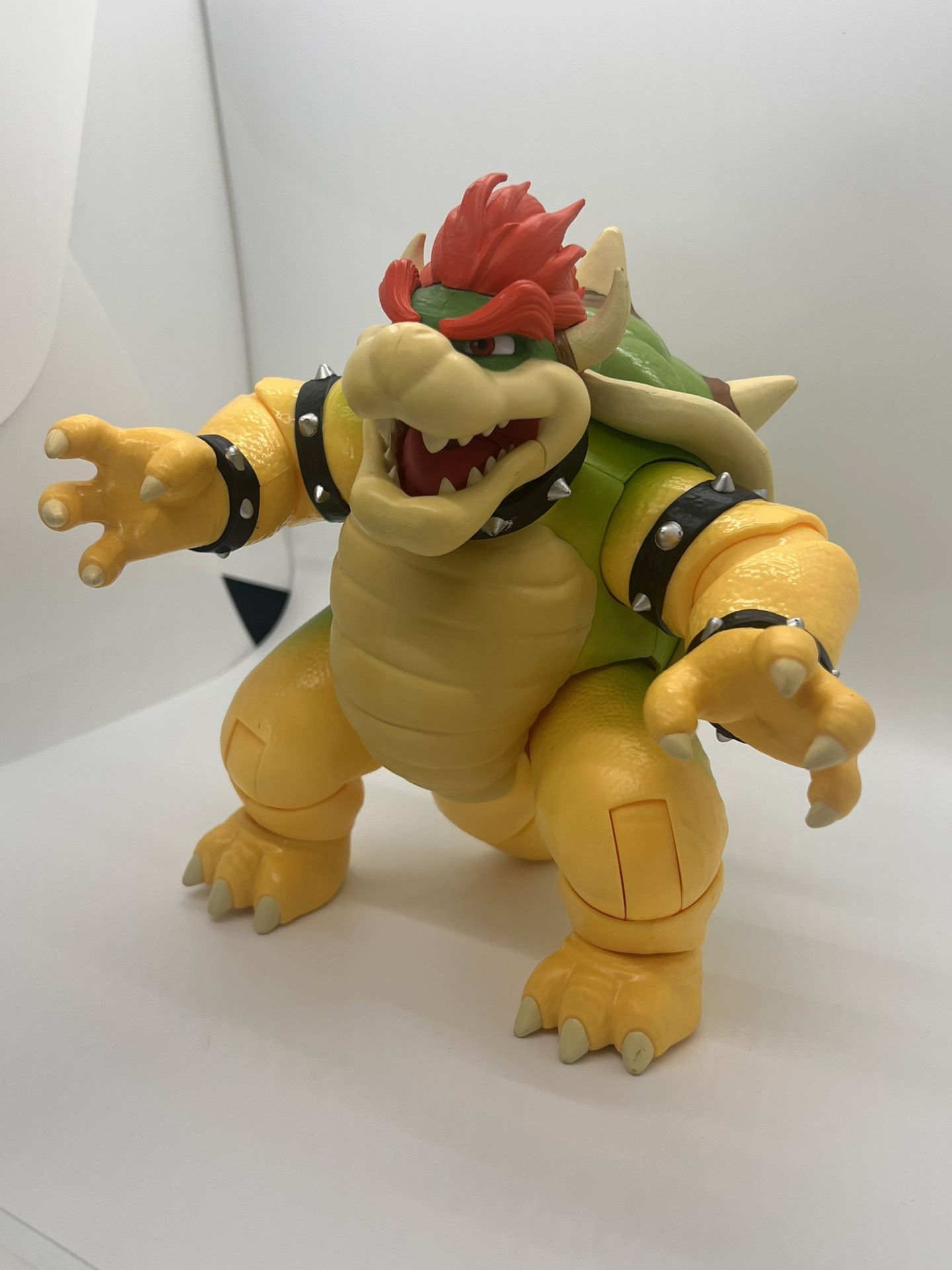 The Super Mario Bros. Movie - 7" Bowser Figure with Fire Breathing Effects