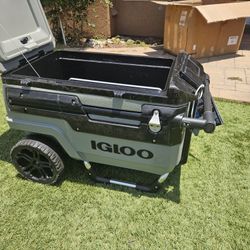 Igloo Trailmate Cooler/ Ice Chest