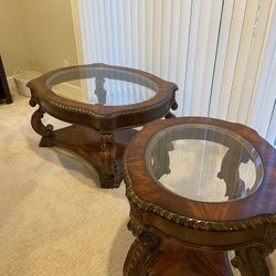 Coffee and end table (2 Pieces)