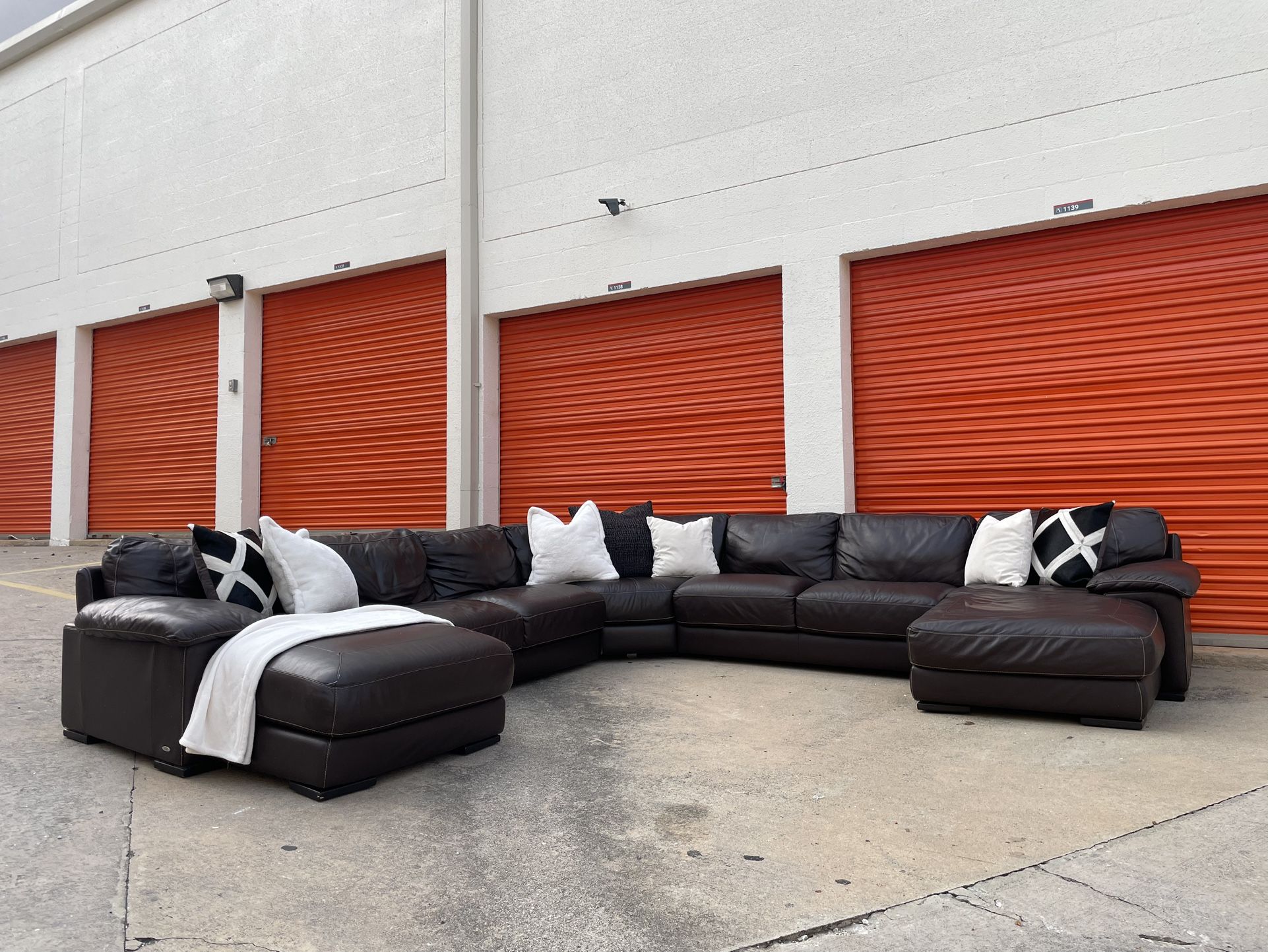 *Free Delivery* Leather 5-Piece Sectional Couch