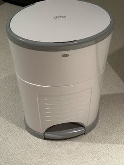 Dékor Hands-Free Diaper Pail