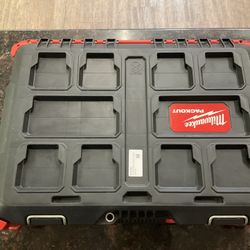MILWAUKEE PACKOUT BOX
