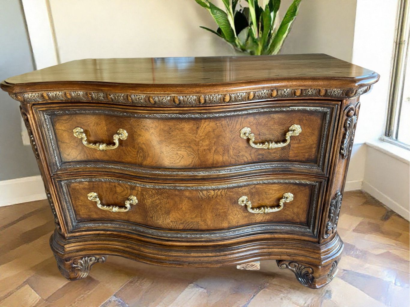 Vintage Dresser With 2 Drawers