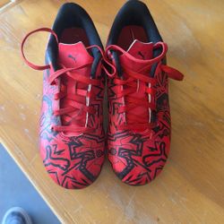 Pulisic Red Pumas Size 1 Kids 