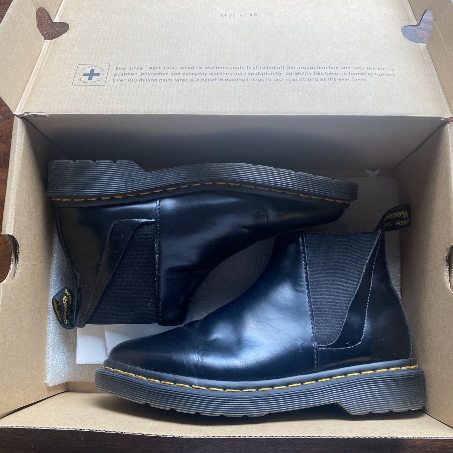Dr. Martens Pointed Leather Chelsea Boots - Iconic Style with Original Box
