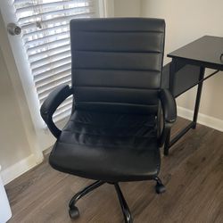 Office/Desk Chair MUST PICK UP BY AUG 12
