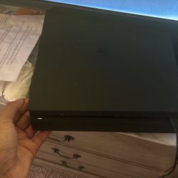 PS4 For Sell Come With 20 Games  Installed Already 