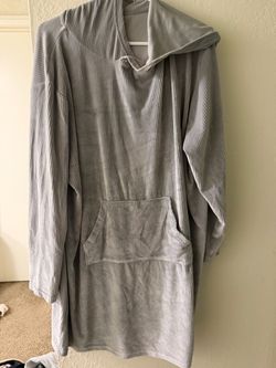Snuggie LARGE / xtra large