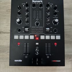 Numark Scratch DJ Mixer