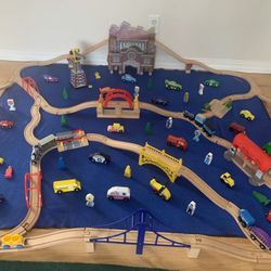 Wooden Train Site. 155 Pieces 