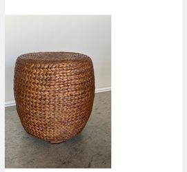 Century Modern Ratan/Wicker Ottoman - $35 (Eagle Rock) Round/Barrel w