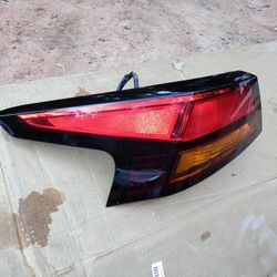 2019 To 2023 Nissan Altima Left Hand Quarter Tail Light Excellent Condition
