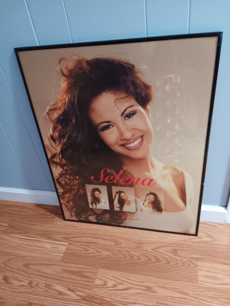 24x36 Poster Selena
