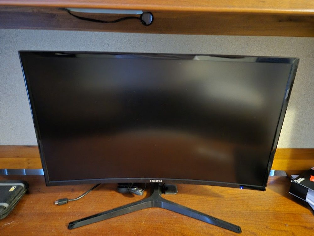 Samsung 27" Curved Monitor 