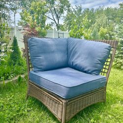 Outdoor Wicker Sectional Corner Chair with Cushions H35/Seat with cushion 18/D38/L Sides 32/32 $ 70