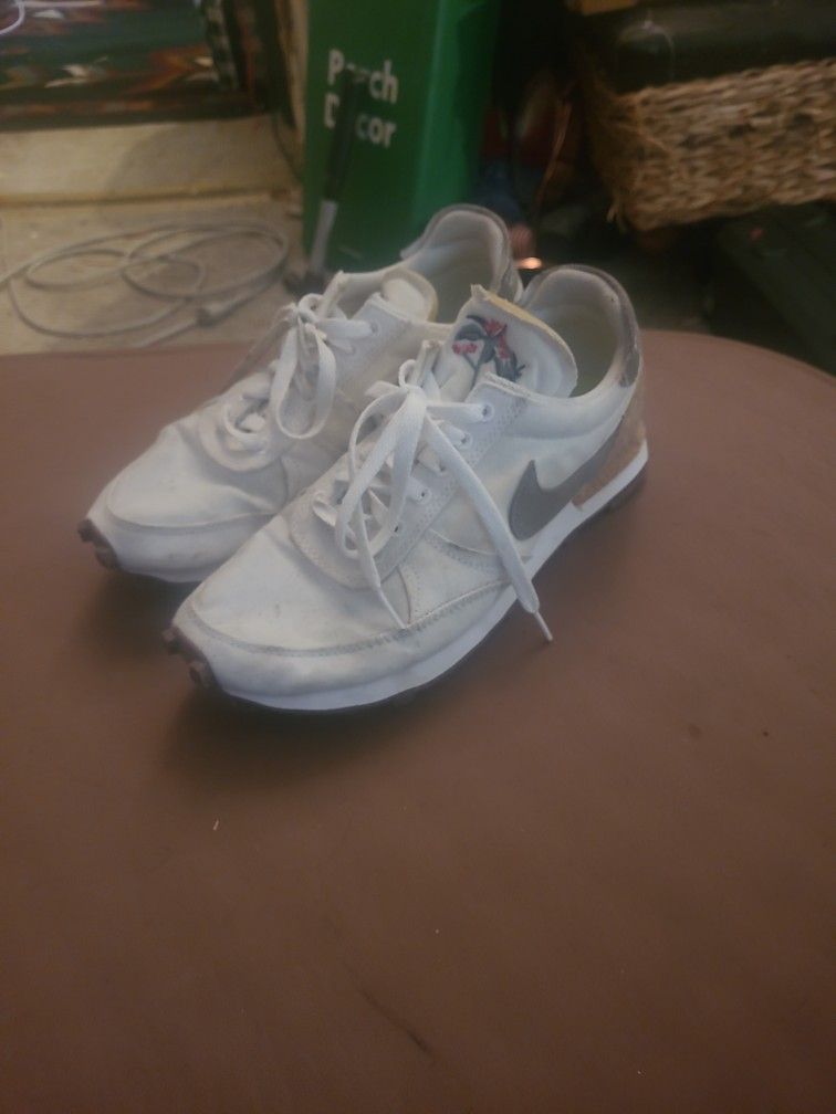 Nike Dbreak -type Shoes Men's Size 8 White Pagoda Casual Athletes Sneakers