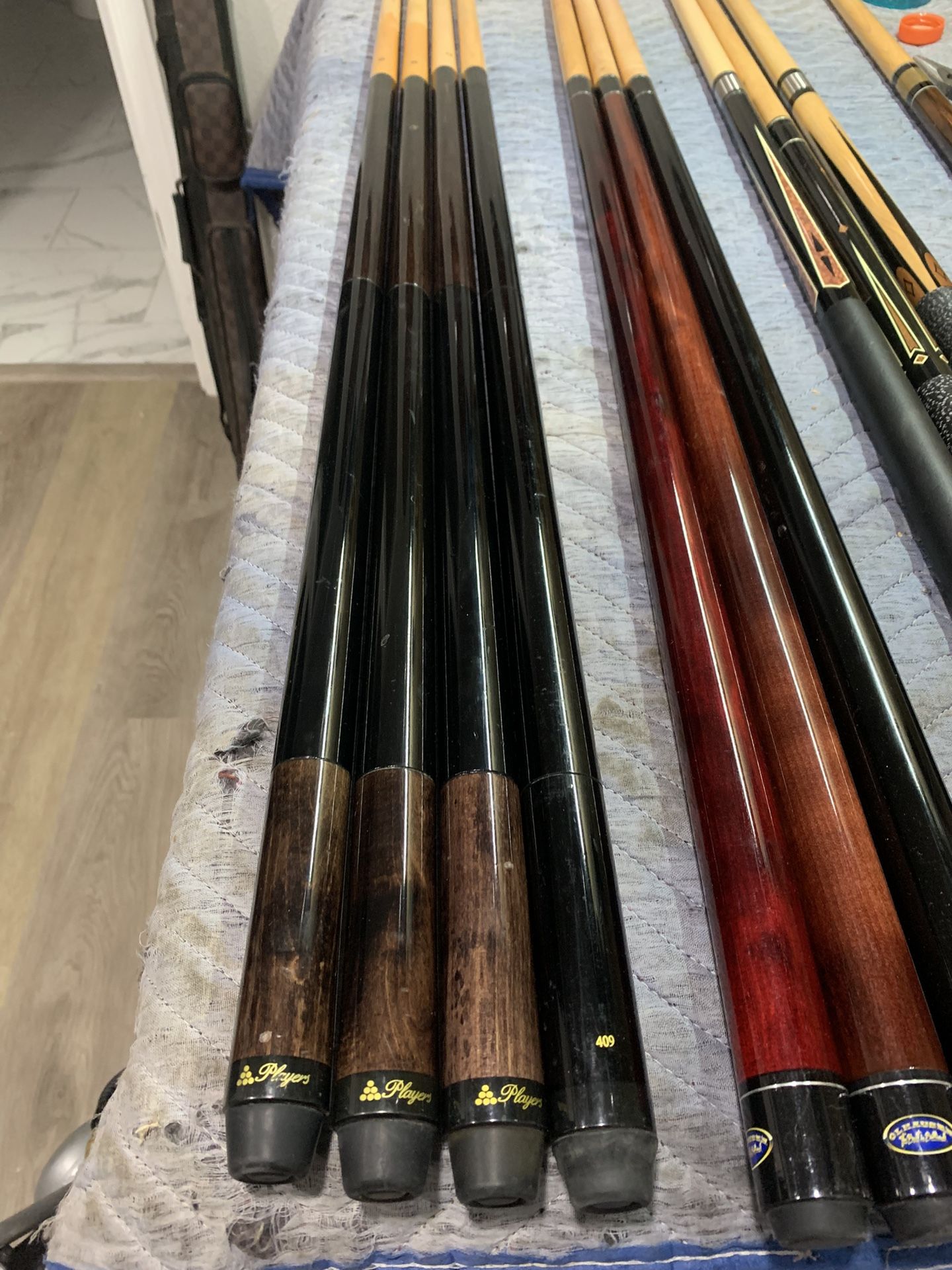 Straight Custom Two Piece Pool Cues