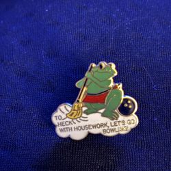 Vintage Frog Bowling Pin Funny Novelty Enamel Hat Lapel