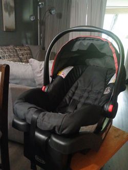 Graco Infant Car Seat