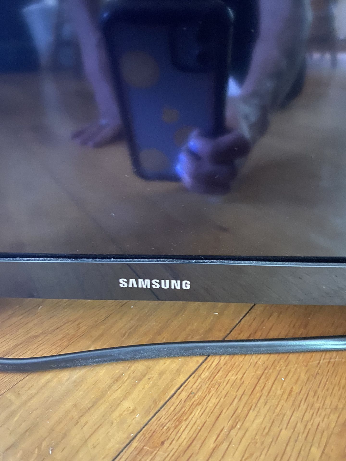 28 Inch Samsung TV