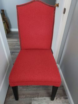 Like new red chair