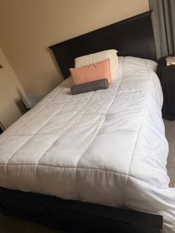 Queen metal platform bed