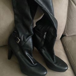 Women’s black Boots