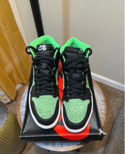 Men’s  Sneakers  Jordans …. Nikes sz.11