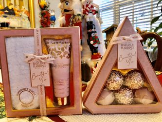 Pink bath care with bath fizzers!!!