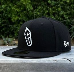 Yaquis Black White Element Feather 7 1/2