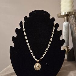 Cadena con medalla de san benito de oro laminado de excelente calidad