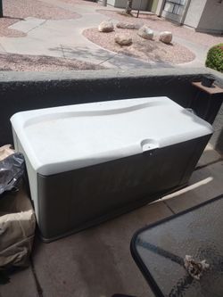 120 gal Rubbermaid deck box patio outside storage bench