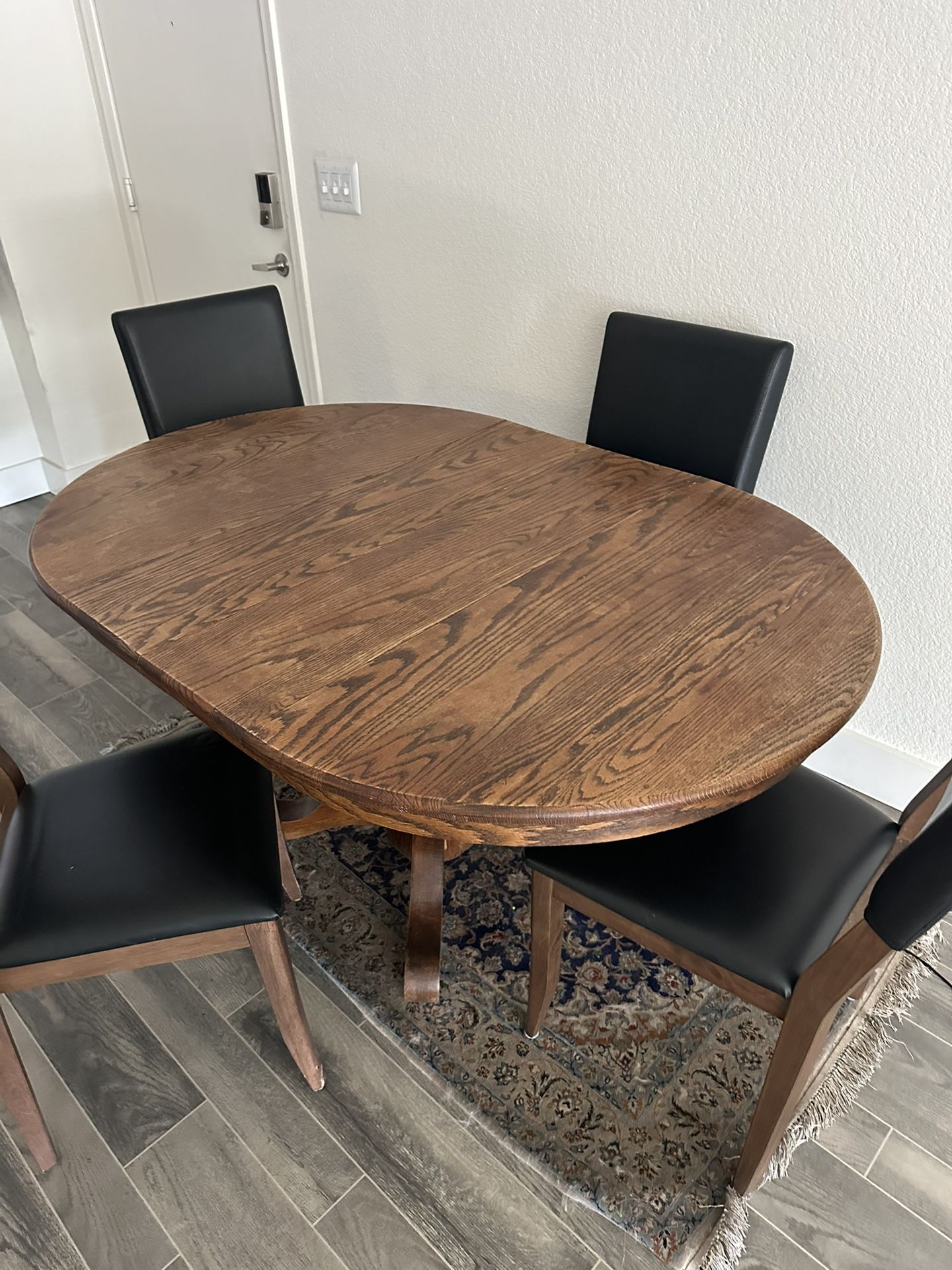 Dinning Table With 4 Chairs
