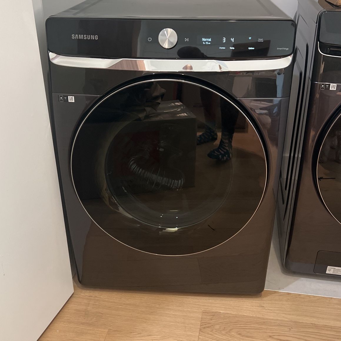 Samsung - 7.5 Cu. Ft. Stackable Smart Electric Dryer with Steam and Super Speed Dry - Brushed Black.See more images Samsung - 7.5 Cu. Ft. 