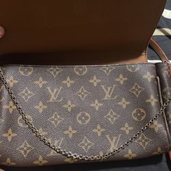 Louis Vuitton Handbag for Sale in Santa Ana, CA - OfferUp