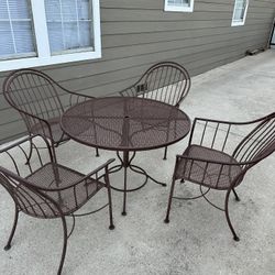 Mesa De Metal  Con 4 Sillas 🪑 