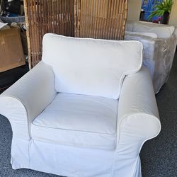 Accomplished interior designer downsizing . 2  cotton Duck slipcovered chairs ( 1 is chair and half) 1sofa and wood parsons coffee table