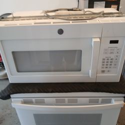 GE Stove -GE Microwave 