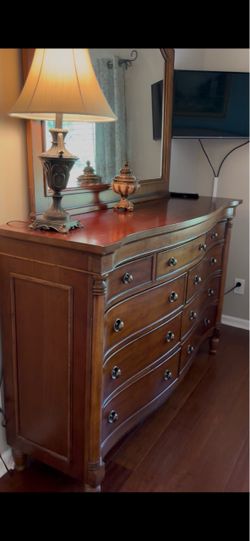 Dresser