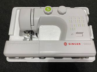 Singer SM024 Sewing Machine - Like New - Used Once - $200 OBO