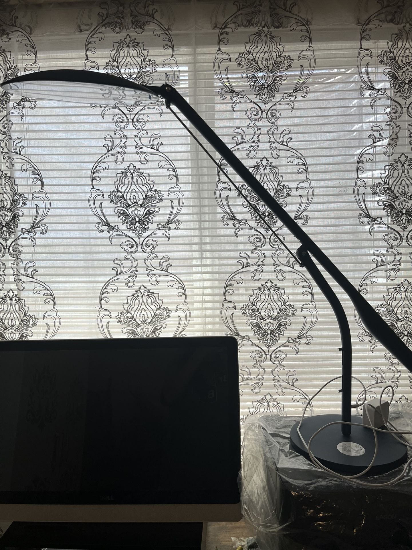 Cricut Bright™ 360, Ultimate LED Table Lamp Cricut Indigo Desk Lamp.  