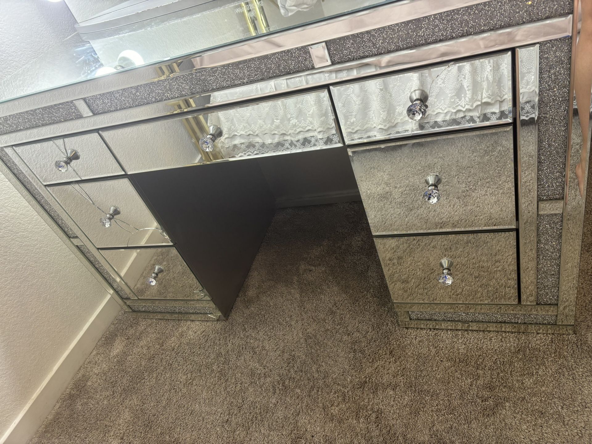 Mirrored Vanity Table 7-Drawer