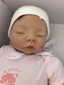 NEW IN BOX!  PARADISE GALLERIES DOLL (SLEEPING KITTEN) 