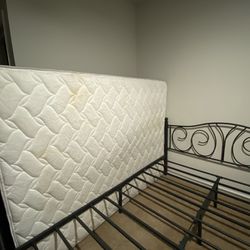 Queen Mattress Set (mattress + Metal Bed)