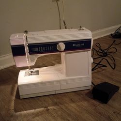 Husqvarna Husky 145 Sewing Machine w/ Foot Pedal 